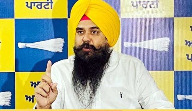 اگلا لوک سبھا انتخاب مودی اور کجریوال کے درمیان ہوگا:آپ لیڈر