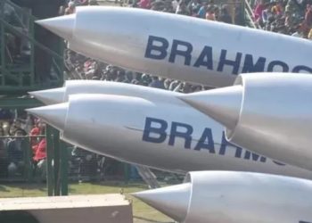 پاکستان پرغلطی سے میزائل داغنے کیلئے قصوروارفضائیہ کے 3 افسران برخاست