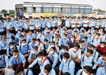 امریکی کار ساز کمپنی فورڈنے دیا ہزاروں ملازمین کو جھٹکا