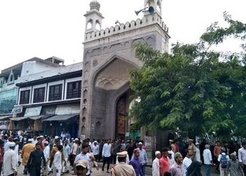 سخت سیکورٹی کے درمیان نماز جمعہ کی ادائیگی