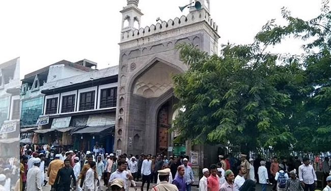 سخت سیکورٹی کے درمیان نماز جمعہ کی ادائیگی