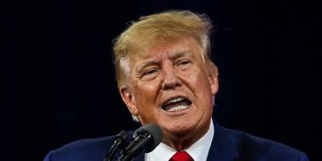 ایف بی آئی پاسپورٹ چور- ٹرمپ کا سنگین الزام