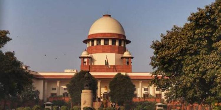 غیر شادی شدہ خواتین بھی قانونی اسقاط حمل کی حقدار: سپریم کورٹ