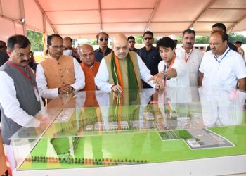 راج ماتا وجے راجے سندھیا ہوائی اڈے کی نئی ٹرمینل عمارت کا سنگ بنیاد