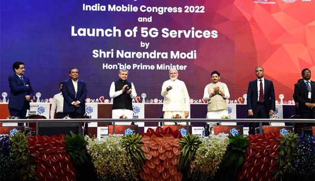 وزیر اعظم نے 5 جی خدمات کا آغاز کیا