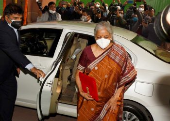 موجودہ مالی سال میں ملک کی ترقی کی شرح 7 فیصد رہ سکتی ہے: سیتا رمن