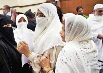 مسلم پرسنل لاء بورڈ کے ’خواتین وِنگ‘ کو تحلیل کرنے پر لوگ حیران