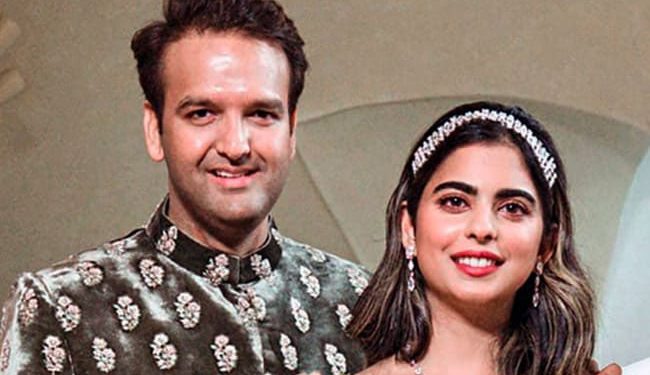 ایشا امبانی اور آنند پیرامل جڑواں بچوں کے والدین بن گئے