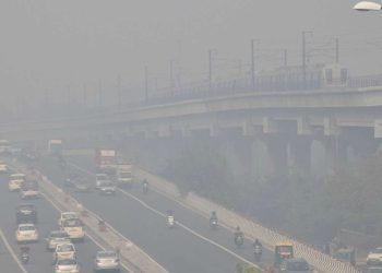دہلی میں فضائی آلودگی خطرناک سطح پر