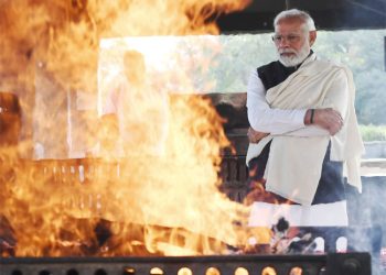 مودی کی والدہ کی آخری رسومات ادا کردی گئیں