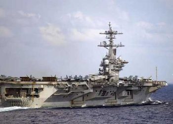 پاکستانی کشتی پکڑی گئی، اسلحہ و ڈرگس برآمد