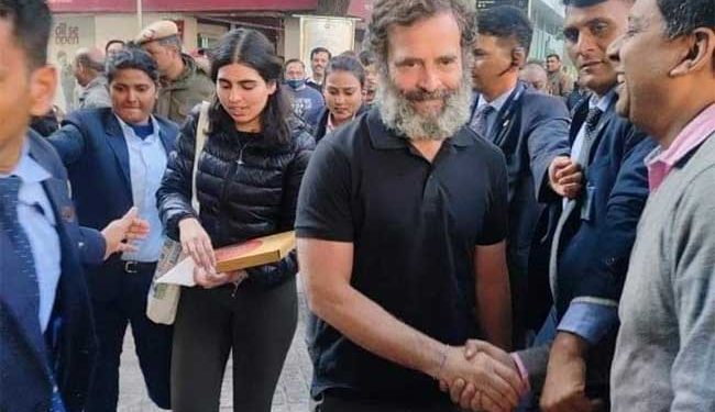 دہلی کے وَسنت وِہار بازارمیں راہل کی "چہل قدمی”