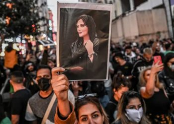 ایران میں مظاہرین پرسیکورٹی فورسیز کی براہ راست فائرنگ