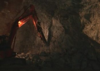 جوشی مٹھ میں پابندی کے باوجود کاٹے جا رہے ہیں پہاڑ