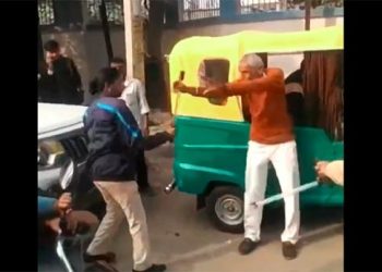 بہار میں بزرگ استاد کی پٹائی کرنے والی دونوں خاتون کانسٹیبل معطل