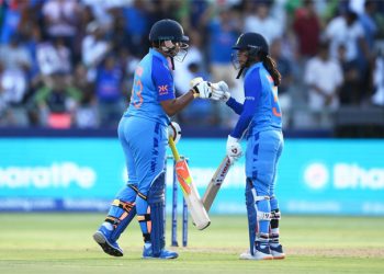 سنسنی خیز مقابلے میں ہندوستان سات وکٹوں سے فتح یاب