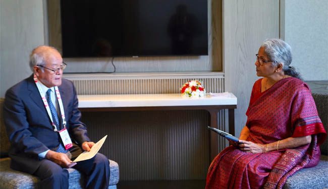 وزیر خزانہ سیتا رمن کی جاپانی ہم منصب سے ملاقات