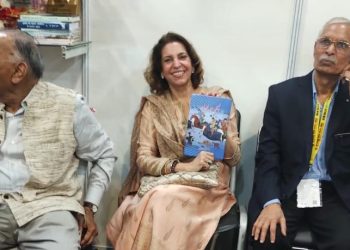 ریختہ بک اسٹال پر ڈاکٹر محمد ہمایوں کے افسانوی مجموعہ ’پس دیوار‘ کا اجرا