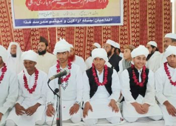 دارالعلوم رحمانیہ سنگم وہار میں جلسہ دستار بندی