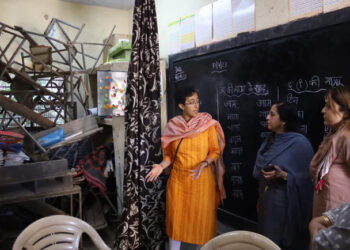 وزیر تعلیم آتشی اور میئر شیلی اوبرائے نے وزیرآباد کے ایم سی ڈی اسکول کا اچانک دورہ کیا