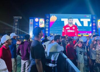 علی گڑھ اور وارانسی میں بنے گا آئی پی ایل فین پارک