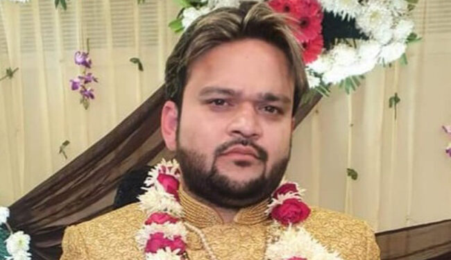 جامع مسجد کے سامنے فائرنگ ، سرعام نوجوان کے قتل سے سنسنی