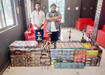 غیر قانونی حقہ سنٹر بے نقاب ، 2 افراد گرفتار