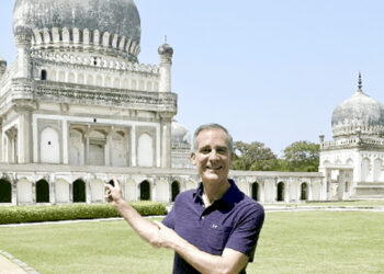 امریکی سفیرنے قلعہ گولکنڈہ وگنبدان قطب شاہی کادورہ کیا