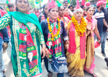 انتخابی مہم کے آخری دن ایس پی کی میئر امیدوار وندنا مشرا نے طاقت جھونکی