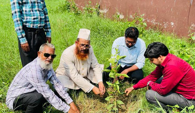 علی گڑھ مسلم یونیورسٹی کےپوسٹ ہارویسٹ انجینئرنگ و ٹکنالوجی شعبہ میں شجرکاری مہم