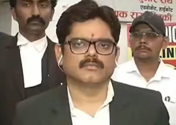 عتیق احمد کے وکیل وجے مشرا کی گرفتاری