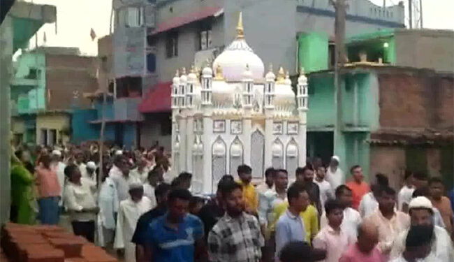 بوکارو میں تعزیہ ہائی ٹینشن لائن کی زد میں آگیا، 4 کی موت