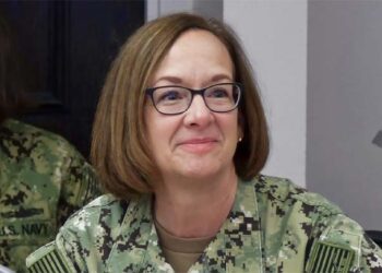 امریکی بحریہ کی سربراہی خاتون ایڈمرل کے سپرد کرنے کی تیاری