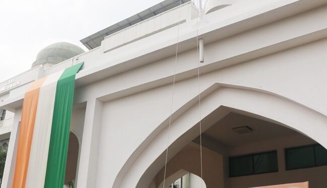 مولانا آزاد نیشنل اُردو یونیورسٹی میں یوم آزادی کے موقع پرچم کشائی کی تقریب