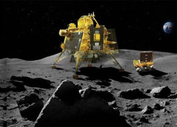 تاریخی لمحہ ۔۔۔ چندریان -3 کی چاند پر کامیاب لینڈنگ