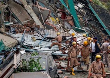 ہماچل پردیش میں پھر لینڈ سلائیڈنگ ، قومی شاہراہ پر گاڑیوں کی آمدورفت بند