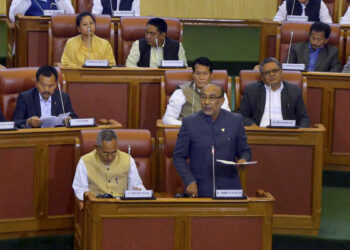 منی پور اسمبلی میں بحران کے خاتمے کی قرارداد پیش