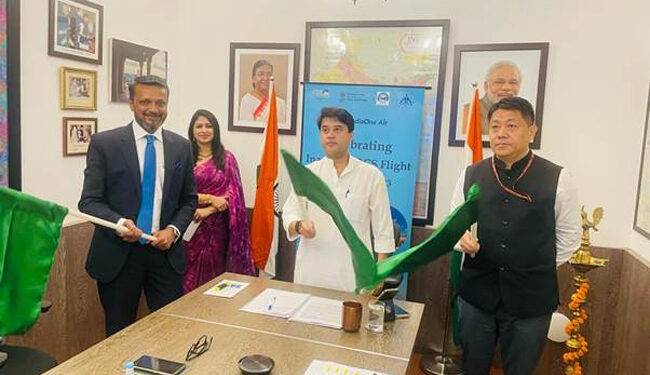 سندھیا نے اڈیشہ کے اتکیلا ہوائی اڈہ کا افتتاح کیا