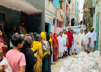 انڈین یونین مسلم لیگ کےذریعہ اتم نگر اور کھچڑی پور میں راشن کٹ تقسیم