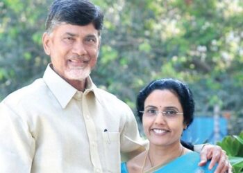 چندرابا بو سے جیل میں بیوی کی ملاقات