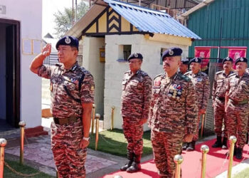 سی آر پی ایف کے ڈائریکٹر جنرل کا دورہ کشمیر