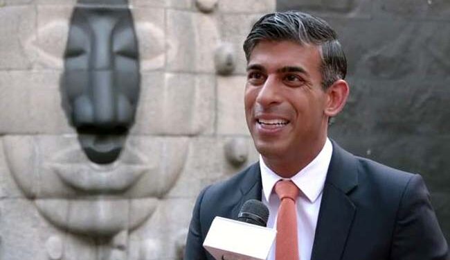 برطانوی وزیر اعظم نے دہلی میں خود کو "قابل فخر” ہندو بتایا