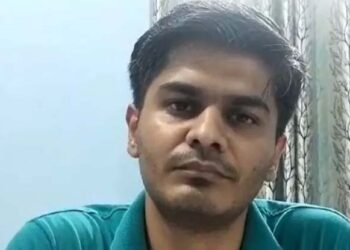 فریادی کو دفتر میں مرغا بنانے والے ایس ڈی ایم کے خلاف ایکشن