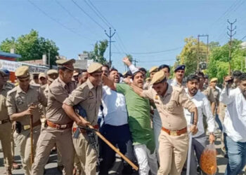 بغیر اجازت یاترا نکالنے پر ایس پی ایم ایل اے ودیگرزیر حراست