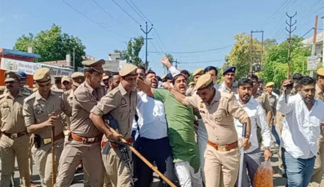 بغیر اجازت یاترا نکالنے پر ایس پی ایم ایل اے ودیگرزیر حراست