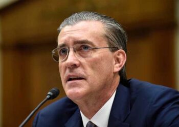 سابق امریکی سفیر رچرڈ اولسن کو 3 سال قید اور جرمانے کی سزا