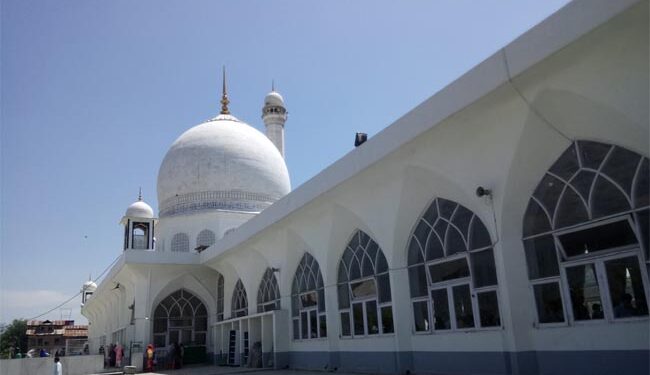 درگاہ حضرت بل میں تعینات سبھی آفیسران اور ملازمین معطل