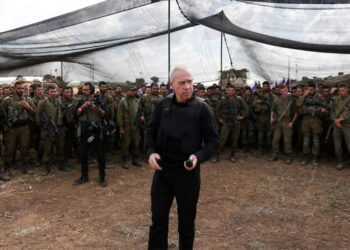 اسرائیلی فوج جلد غزہ کے اندر ہو گی: اسرائیلی وزیر دفاع