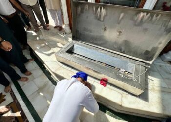 راہل گاندھی نے گولڈن ٹیمپل میں متھا ٹیکا