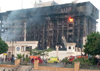 حیدرآباد :کیمیکل گودام کی چوتھی منزل میں لگی آگ،9افرادکی جل کرموت